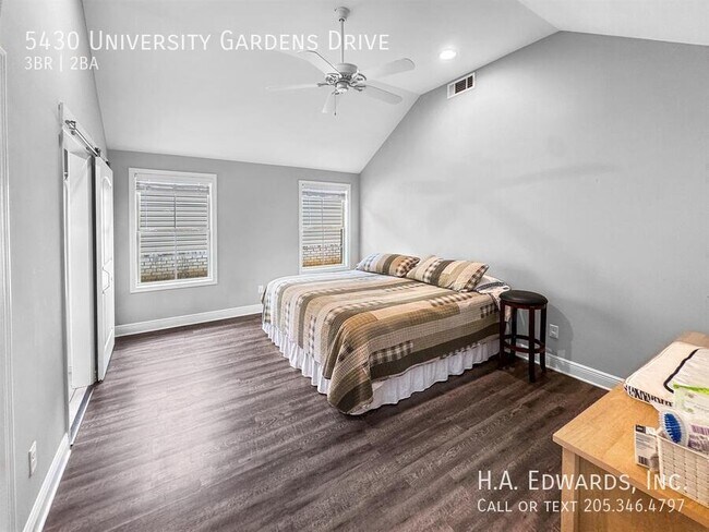 Building Photo - 5430 University Gardens Dr