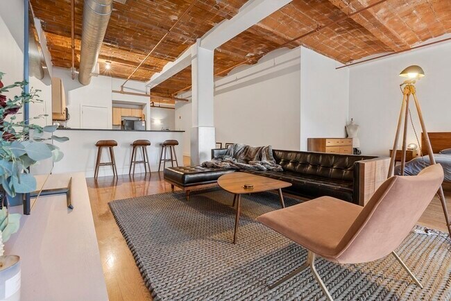 Primary Photo - 717 Atlantic Ave