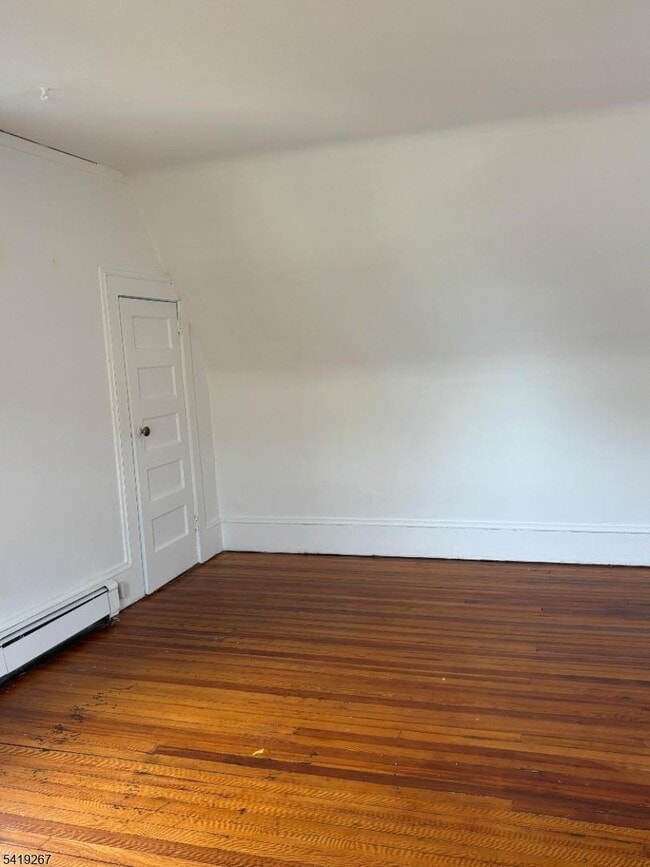 Building Photo - 1 Club St