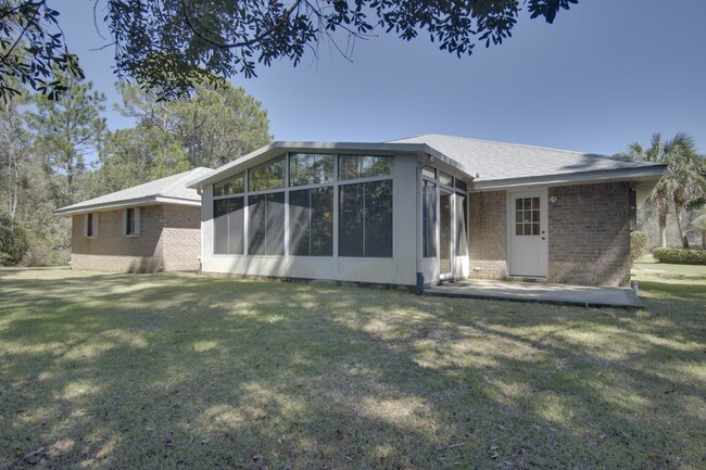 Building Photo - 4 bedroom 3 bathroom brick home in Gulf Br...