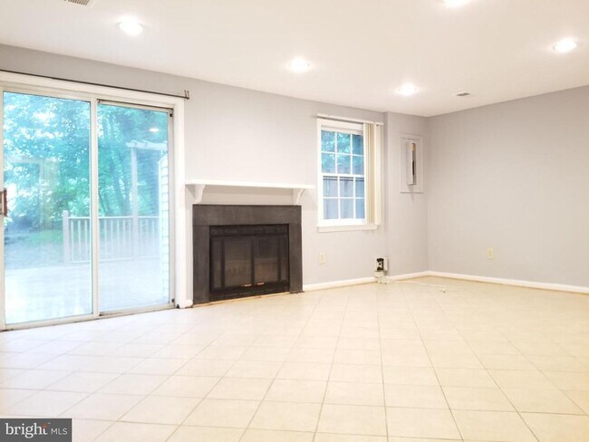 Building Photo - 8223 Goldstream Ct