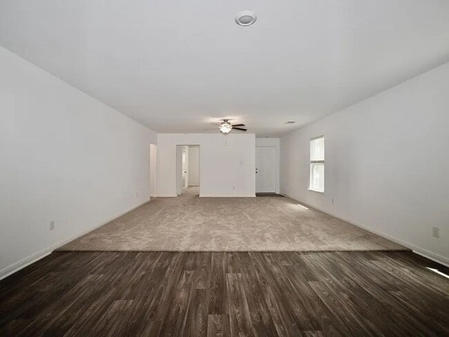 Building Photo - Spacious & Elegant One-Story Living in Stonebridge Crossing