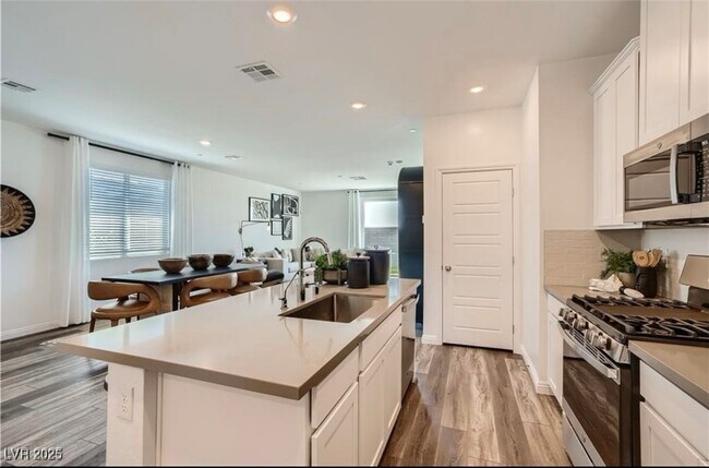 Building Photo - 9357 Aria Rdg Ave