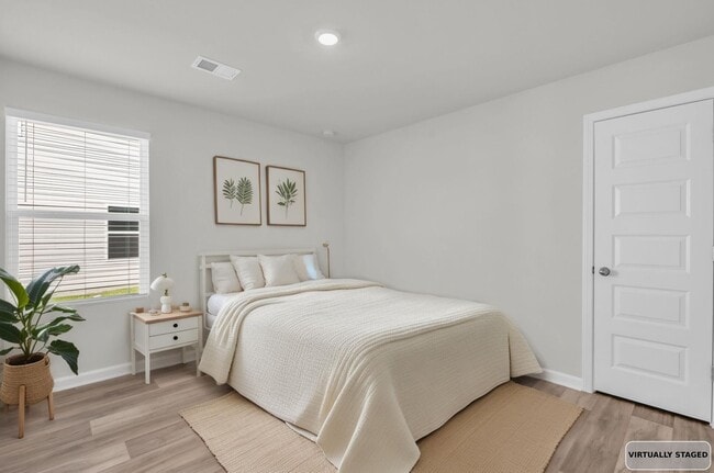 Building Photo - ***MOVE-IN SPECIAL*** $500 OFF OF YOUR FIR...