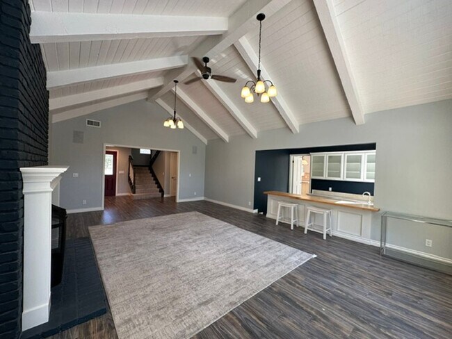 Building Photo - 1635 Larkfield Ave