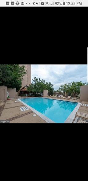 Building Photo - 1301 N Courthouse Rd