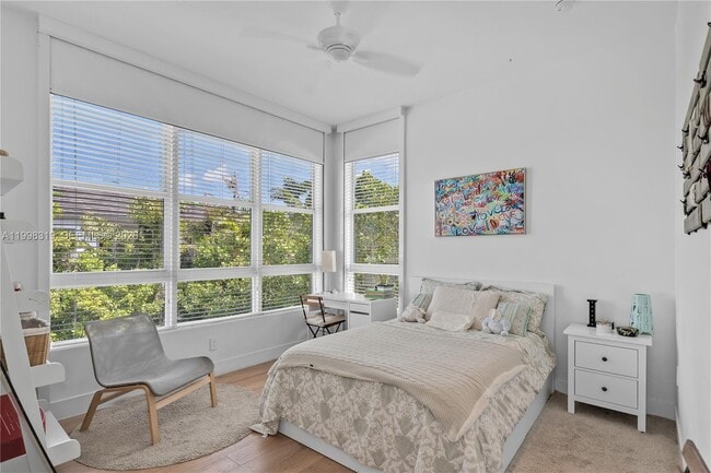 Building Photo - 435 Hampton Ln