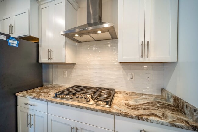 Building Photo - Modern Kincora Townhome-Style Condo | 3 Bedrooms | EV Charging | Backing to 165 Acres of Conserva...
