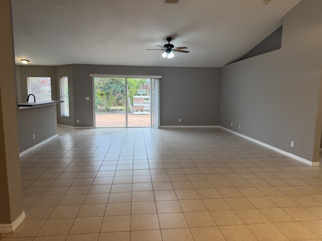 Building Photo - 4542 SW Savona Blvd