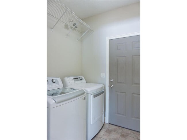 Building Photo - 1464 Ravoux Ln