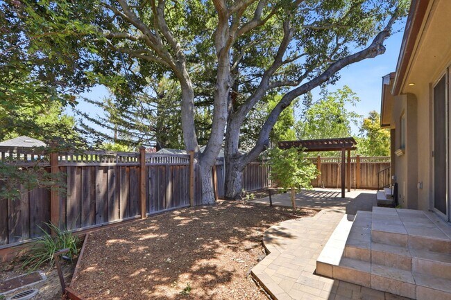 Building Photo - Beautiful 4-Bedroom 3.5-Bathroom Los Gatos Home