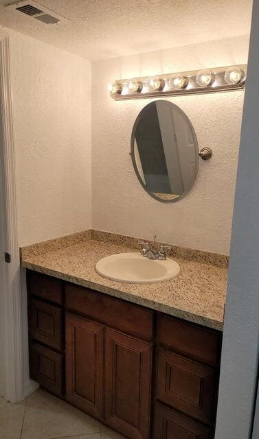 Building Photo - 1604 SE Green Acres Cir