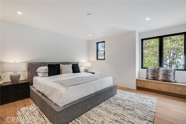 Building Photo - 427 Santa Ana Ave