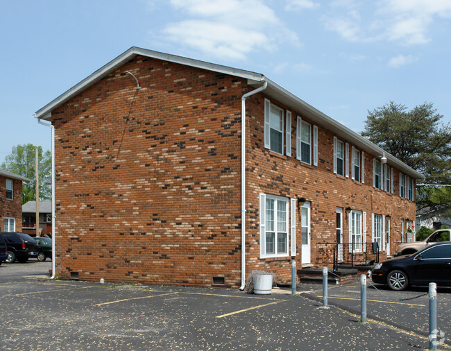 The Oaks Townhouses - The Oaks Apartments