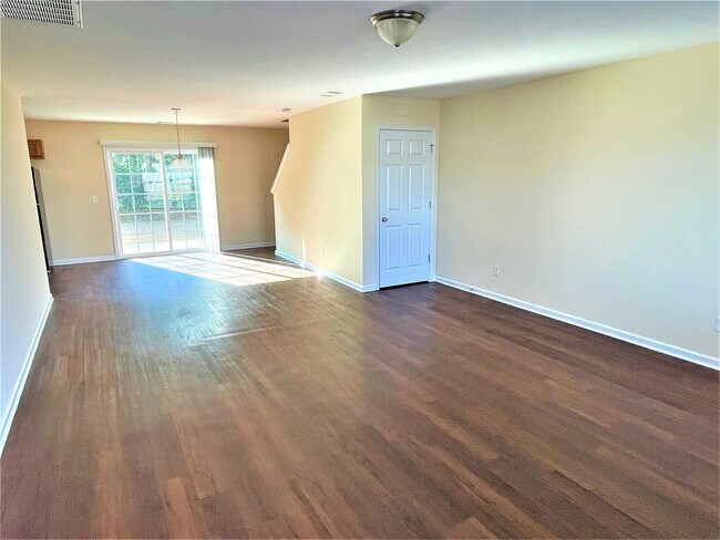 Building Photo - 81 Roseberry Cir