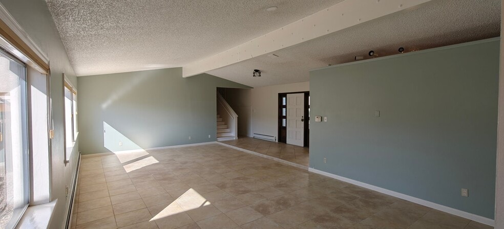 Building Photo - 238 Santiago Rd