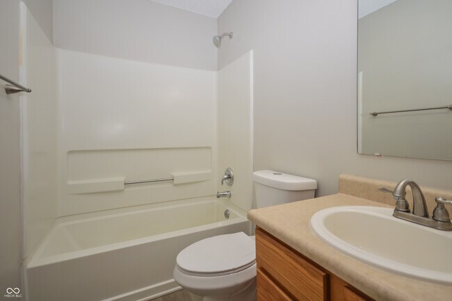 Building Photo - 2265 Shadowbrook Dr