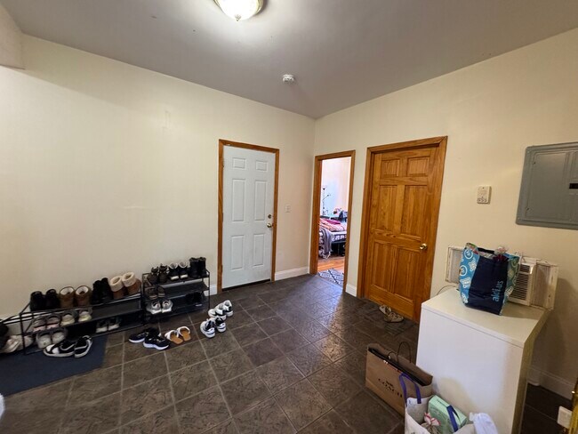 Building Photo - 47 Orkney Rd