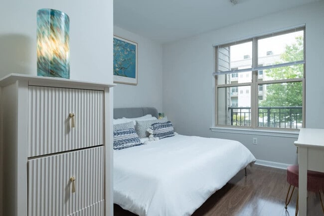 Building Photo - 360 Foley St