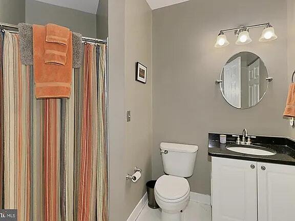 Building Photo - 4950 Brenman Park Dr