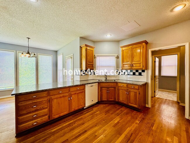 Building Photo - Spacious, 2 Story Home in Blue Valley Scho...