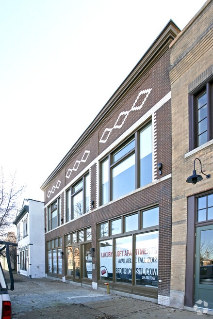 Building Photo - 4432-4434 Olive St