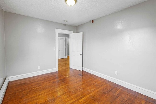 Building Photo - 126 Sumner Ave