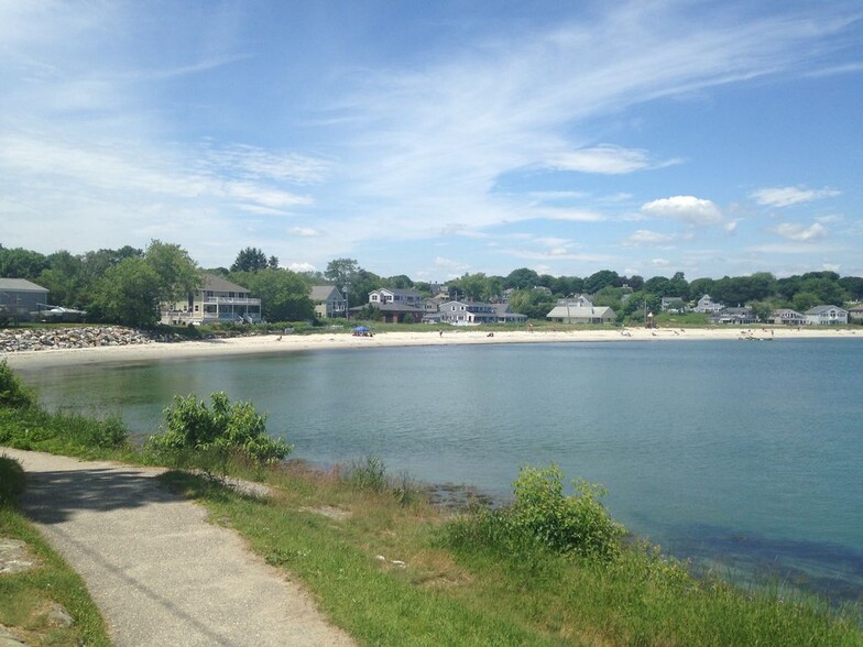 Beautiful Willard Beach, only 2 minutes by foot. - 23 Graffam Rd