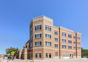 Building Photo - 1 S Lincoln Ave