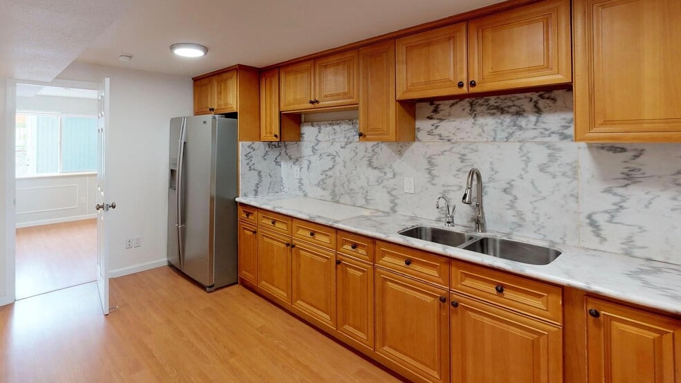 Building Photo - 1582 42nd Ave