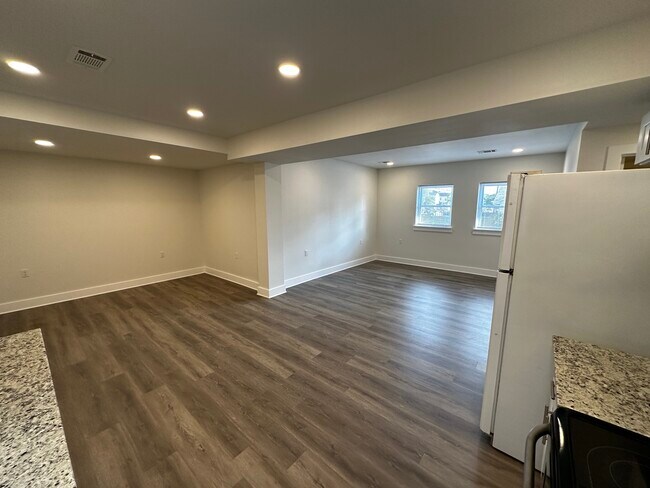 Main Living/Dining/Kitchen - 3300 Nashville Ave