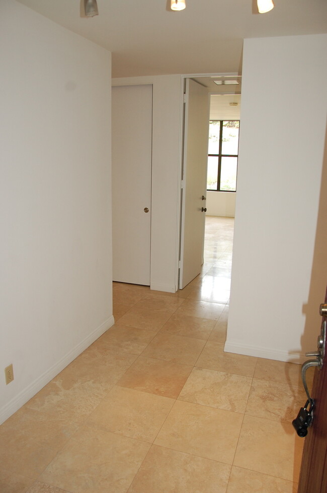 Building Photo - Luxurious Lower Village 2 Bedroom Condo