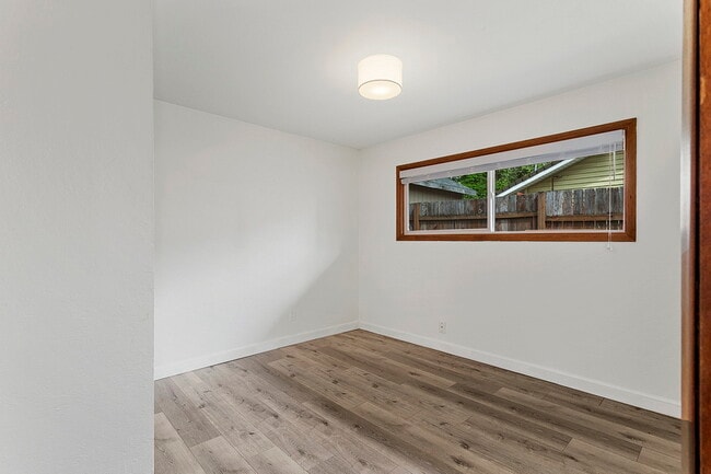 Building Photo - 5359 SE 91st Ave