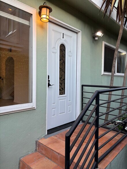 Unit 1 - 538 Brooks Ave