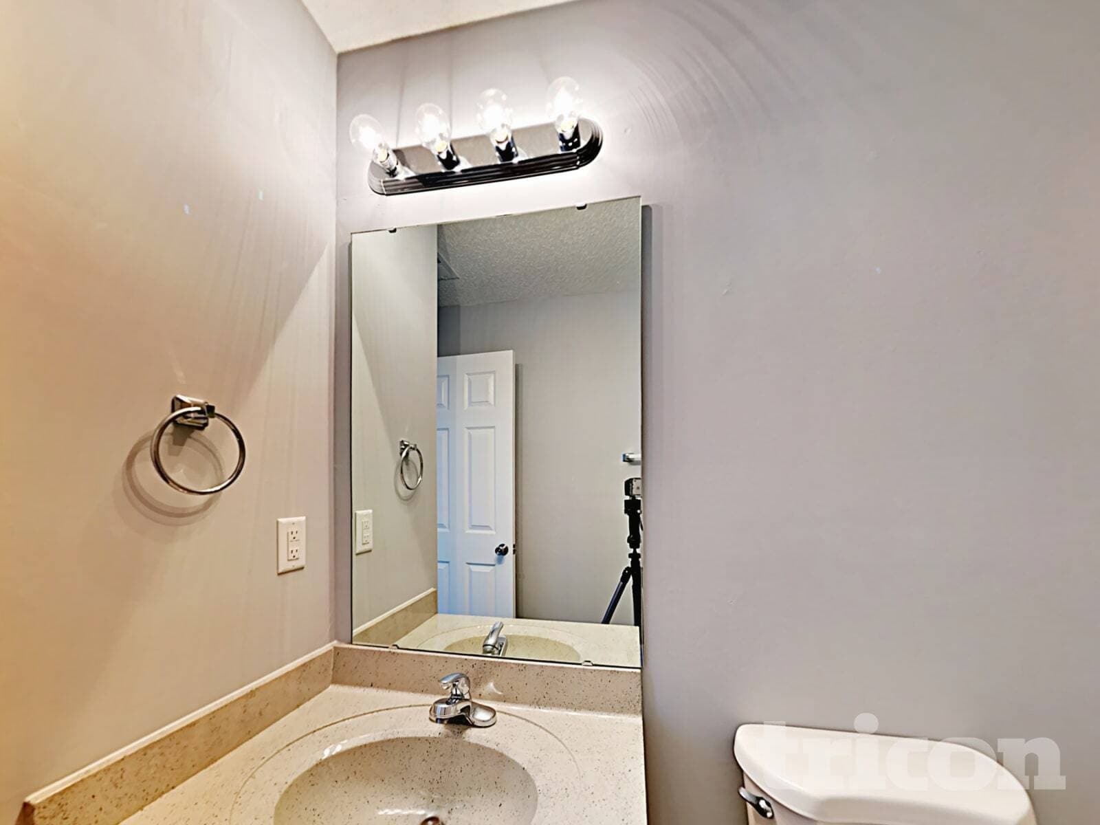 Building Photo - 6301 Dumont Ln