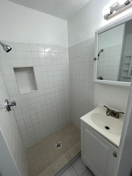 Bathroom - 224 Main St