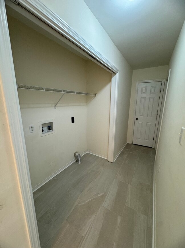 Building Photo - 1615 Chadwick Ln