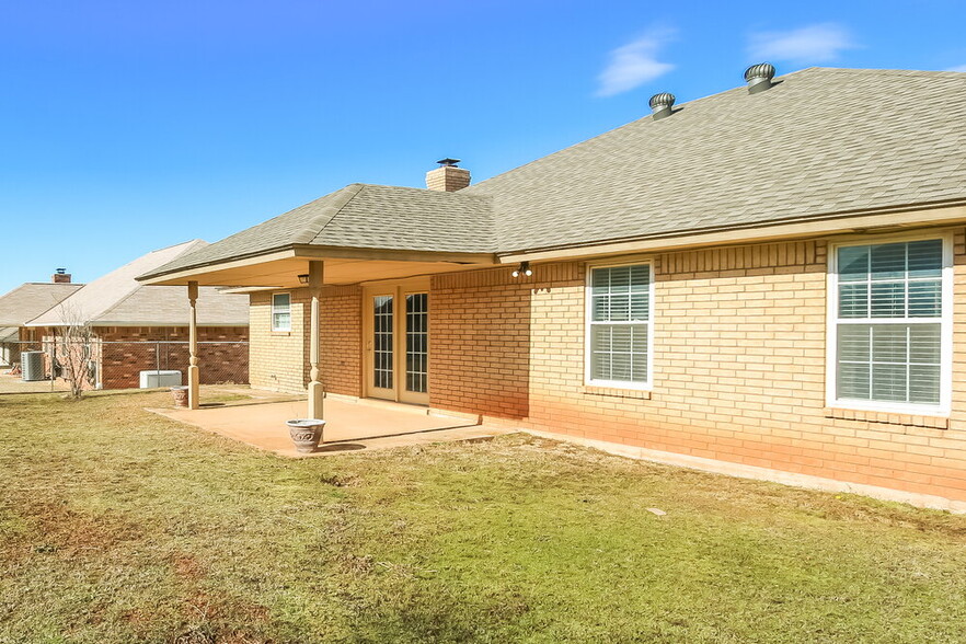 Building Photo - 5421 Sudbury Ln