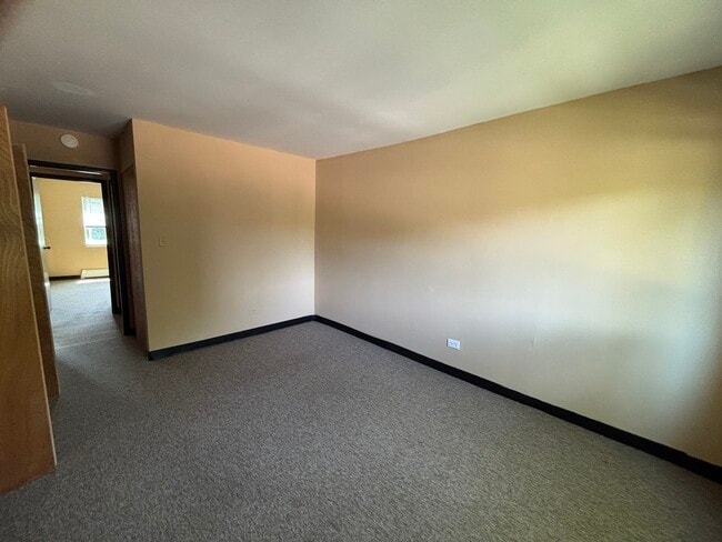 Building Photo - 701 Spruce Ct