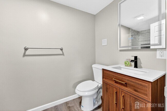 Building Photo - 2406 Bayhead Dr