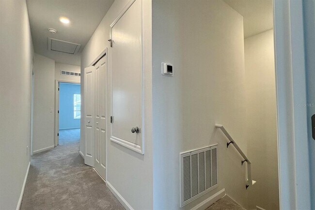 Building Photo - 2607 Skyline Lp