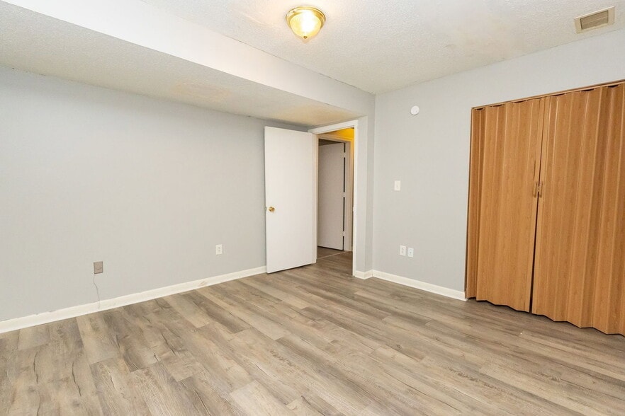 Building Photo - 3728 Chula Vista Dr
