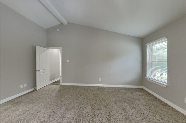 Building Photo - 2603 Hidden Garden Dr