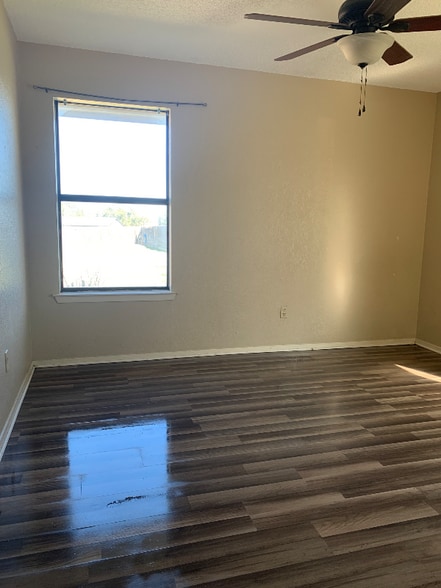 Building Photo - 606 Heritage Trail