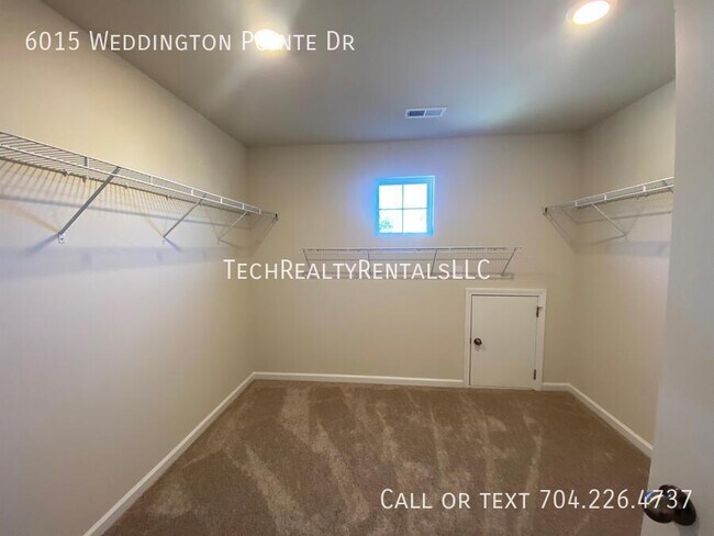 Building Photo - 6015 Weddington Pointe Dr