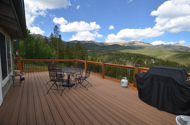 Building Photo - Peak 7 Home! Great Deck and Views! 9 month...