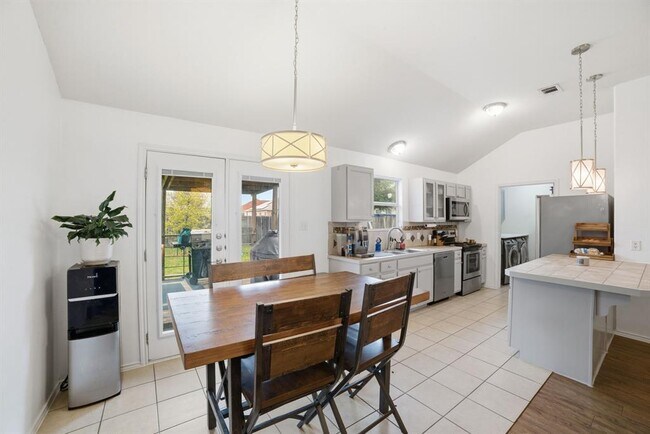 Building Photo - 411 Copper Ln