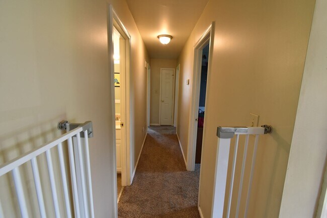 Building Photo - 3 Bedroom Home in Camp Hill