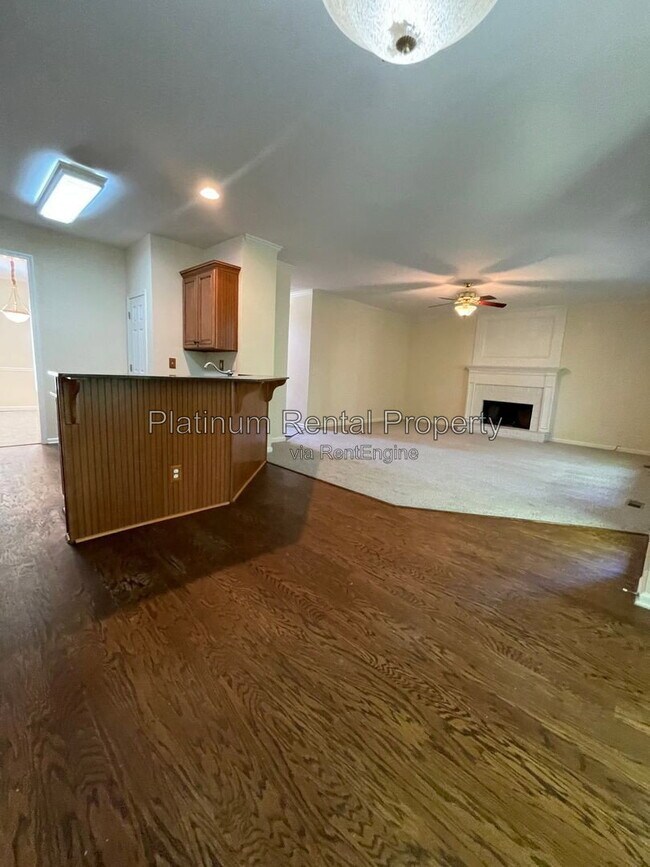 Building Photo - 7115 Red Fox Ln
