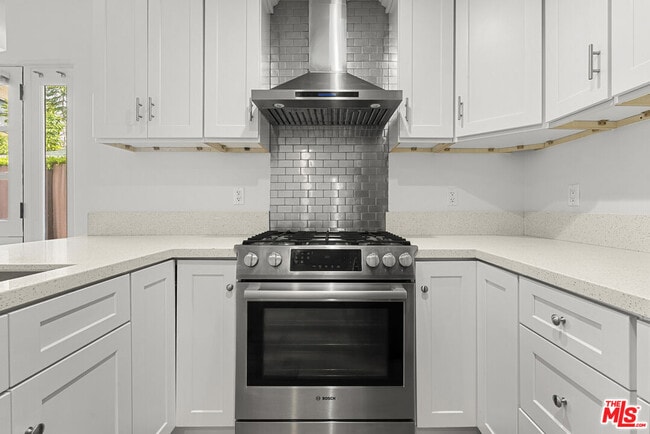 Building Photo - 838 Hilldale Ave